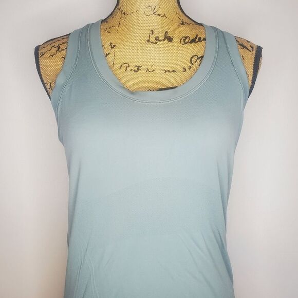 Lululemon Racerback Tank in Light Blue Size 8 - Picture 2 of 8